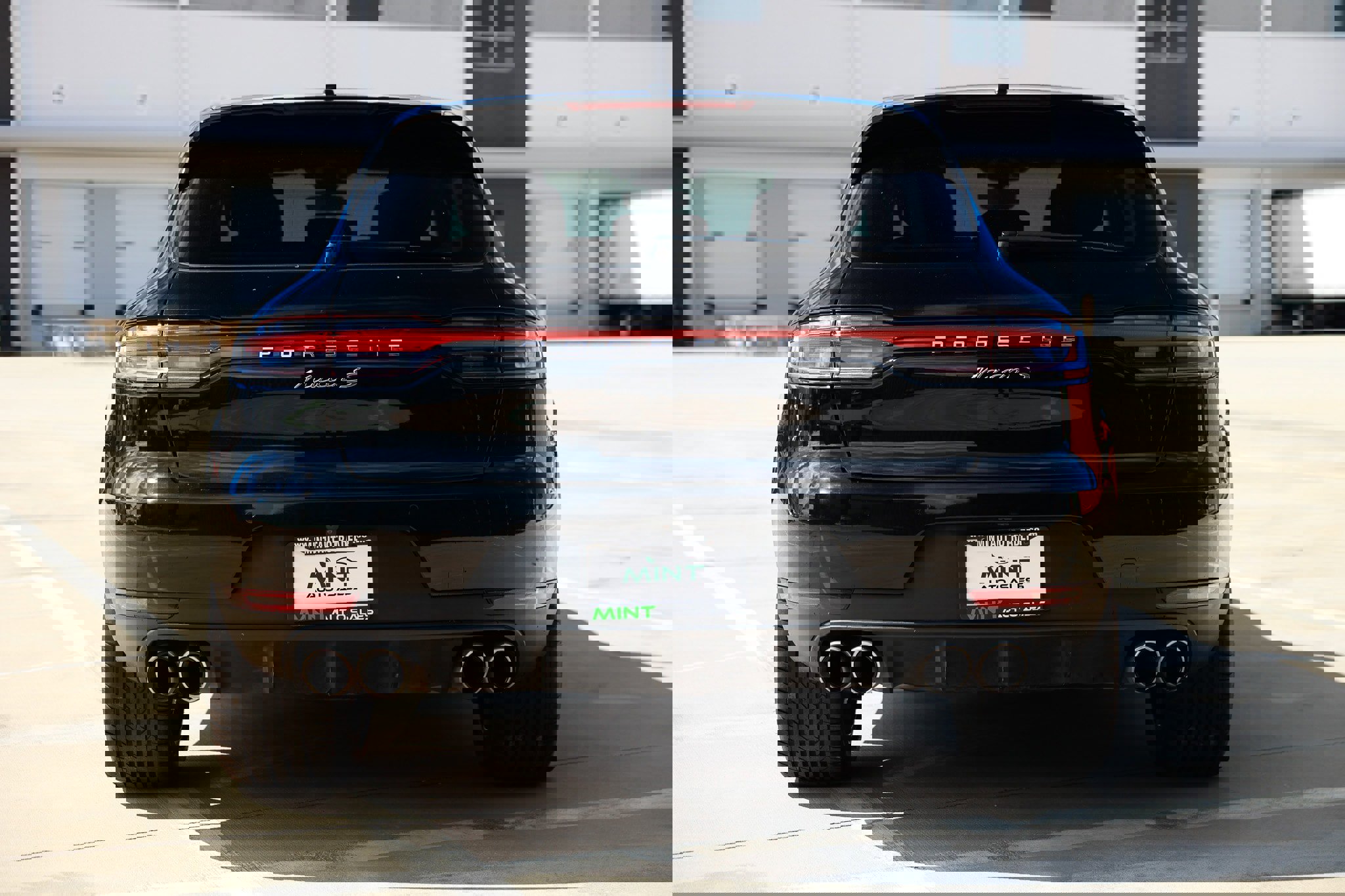 Used 2021 Porsche Macan S image 12