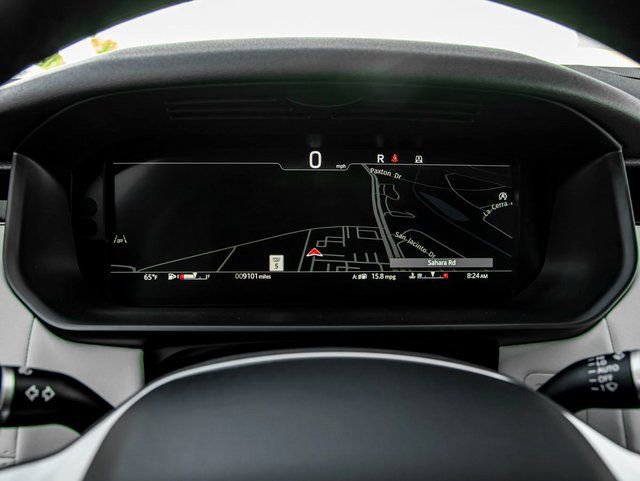 Used 2025 Land Rover Discovery S image 17