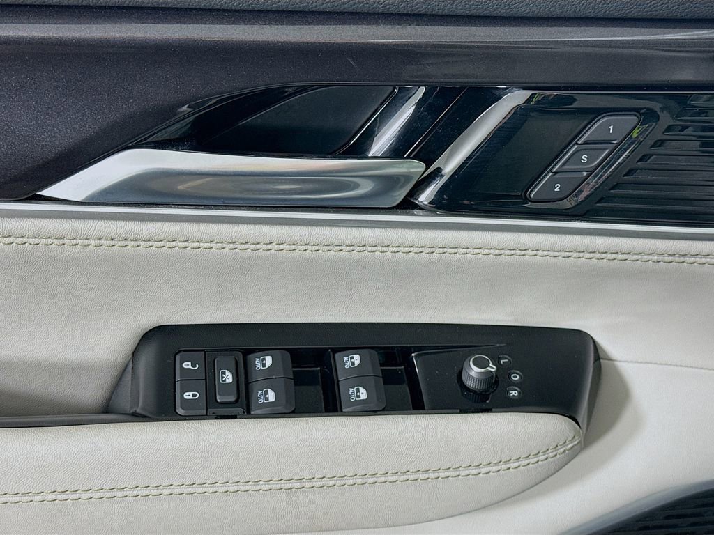 Used 2023 Jeep Wagoneer 4WD w/ Premium Group I image 26