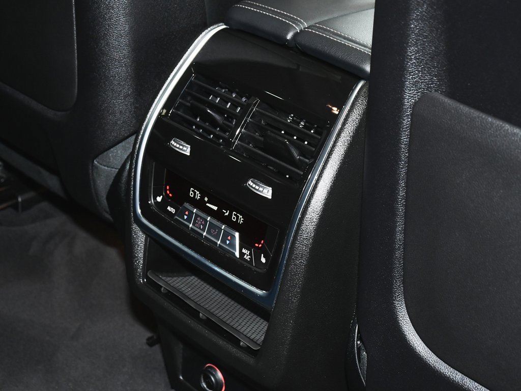 Used 2024 BMW X7 xDrive40i image 64