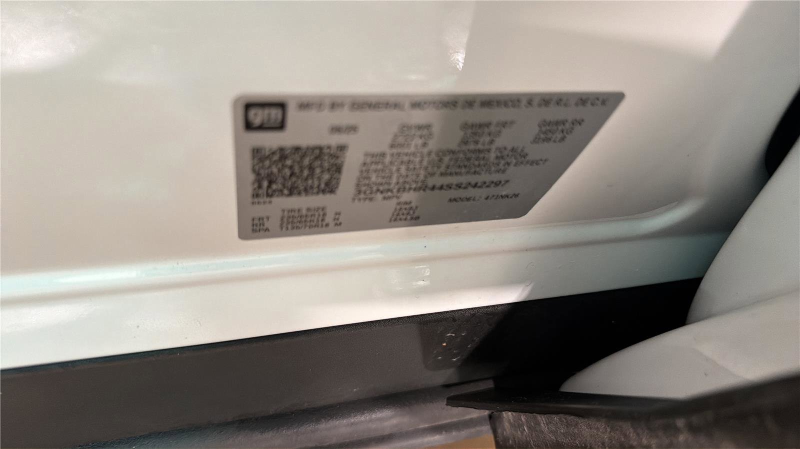 Used 2025 Chevrolet Blazer LT image 9