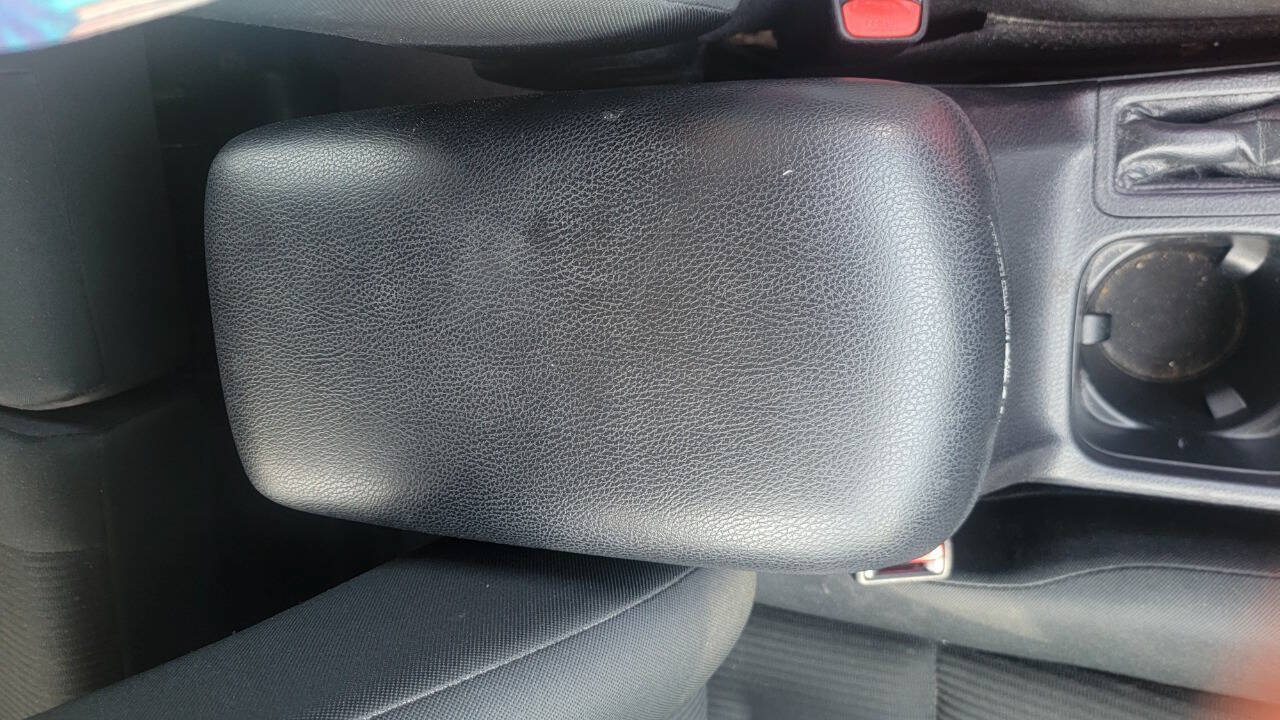 Used 2016 Toyota RAV4 LE FWD image 32