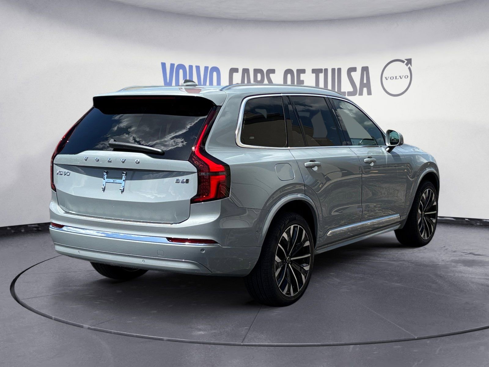 New 2026 Volvo XC90 B6 Plus w/ Protection Package Premier image 5