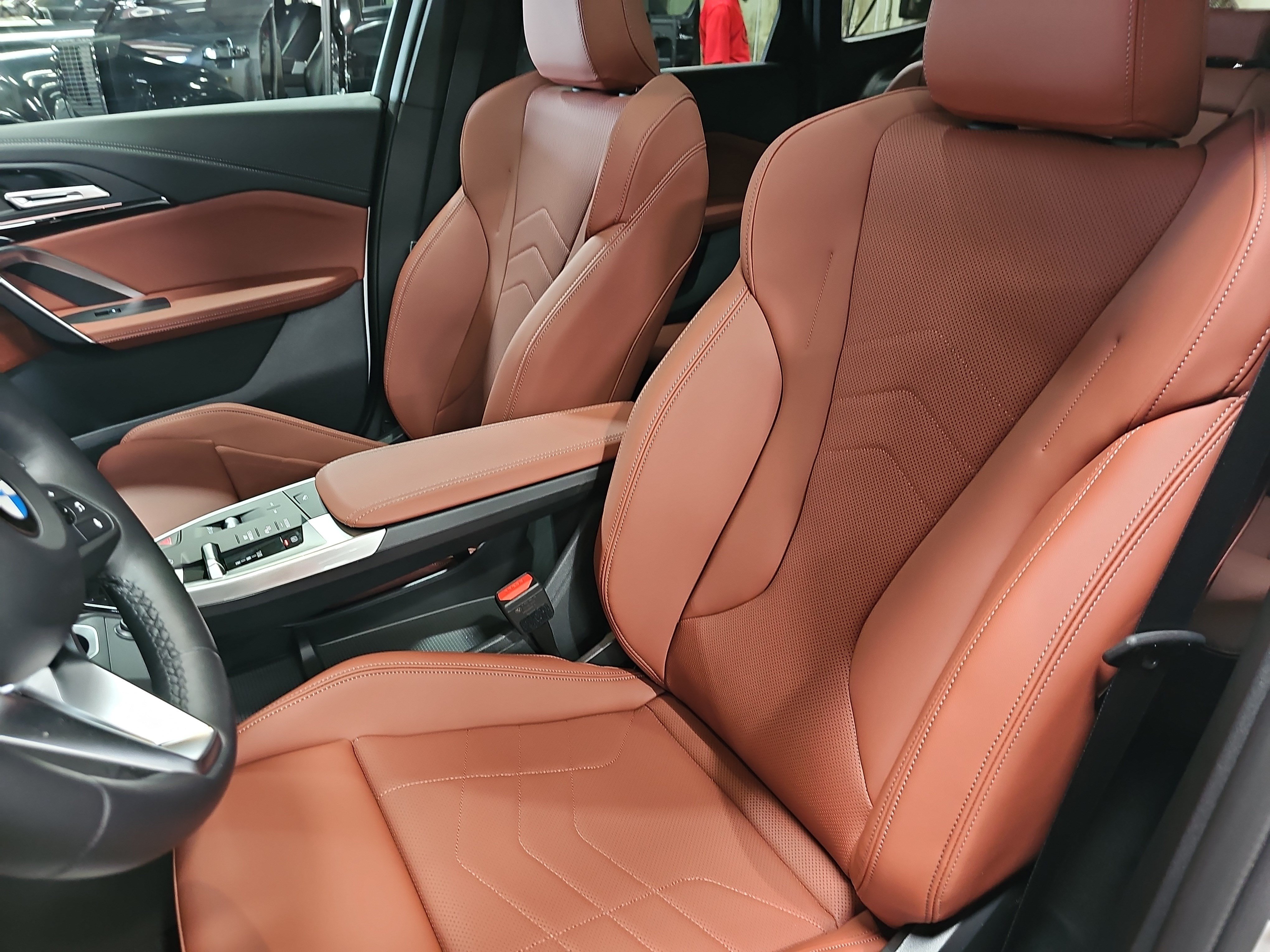 New 2026 BMW X1 xDrive28i w/ Technology Package AWD/4WD image 16