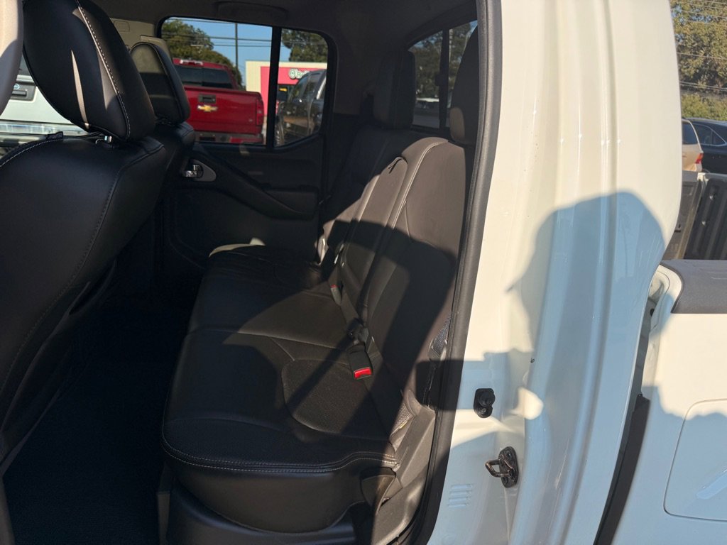 Used 2014 Nissan Frontier PRO-4X w/ Pro-4x Luxury Package image 16