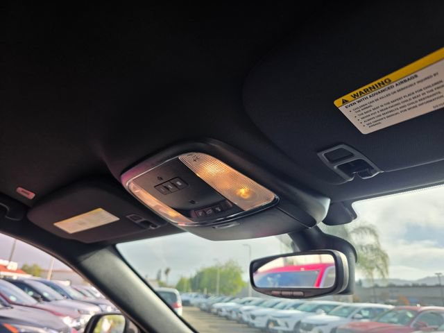Used 2019 Jeep Grand Cherokee Altitude RWD image 12