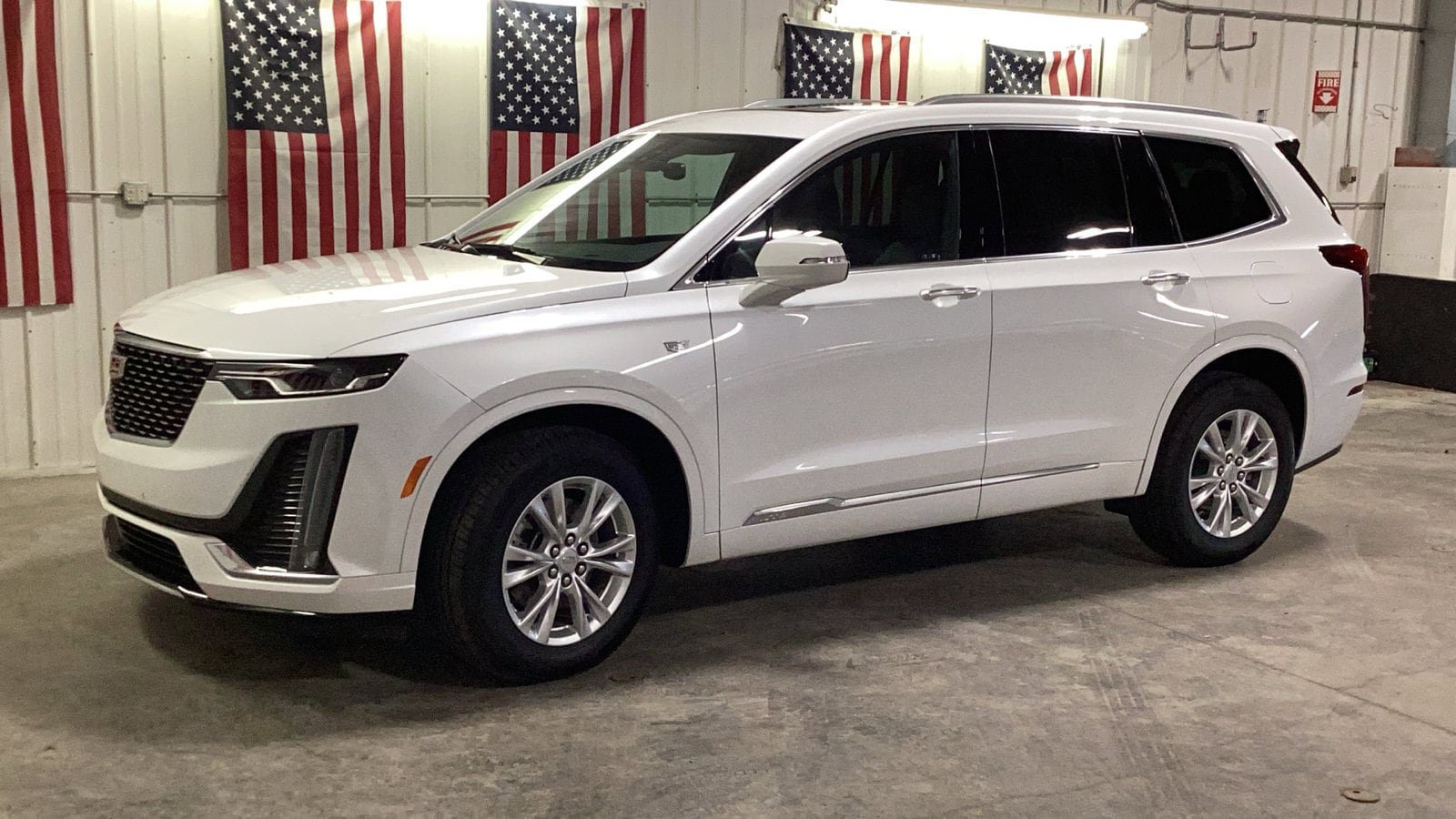 Used 2024 Cadillac XT6 Luxury w/ LPO, Floor Liner Package image 2
