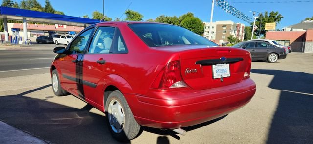 Used 2003 Ford Focus LX FWD image 4