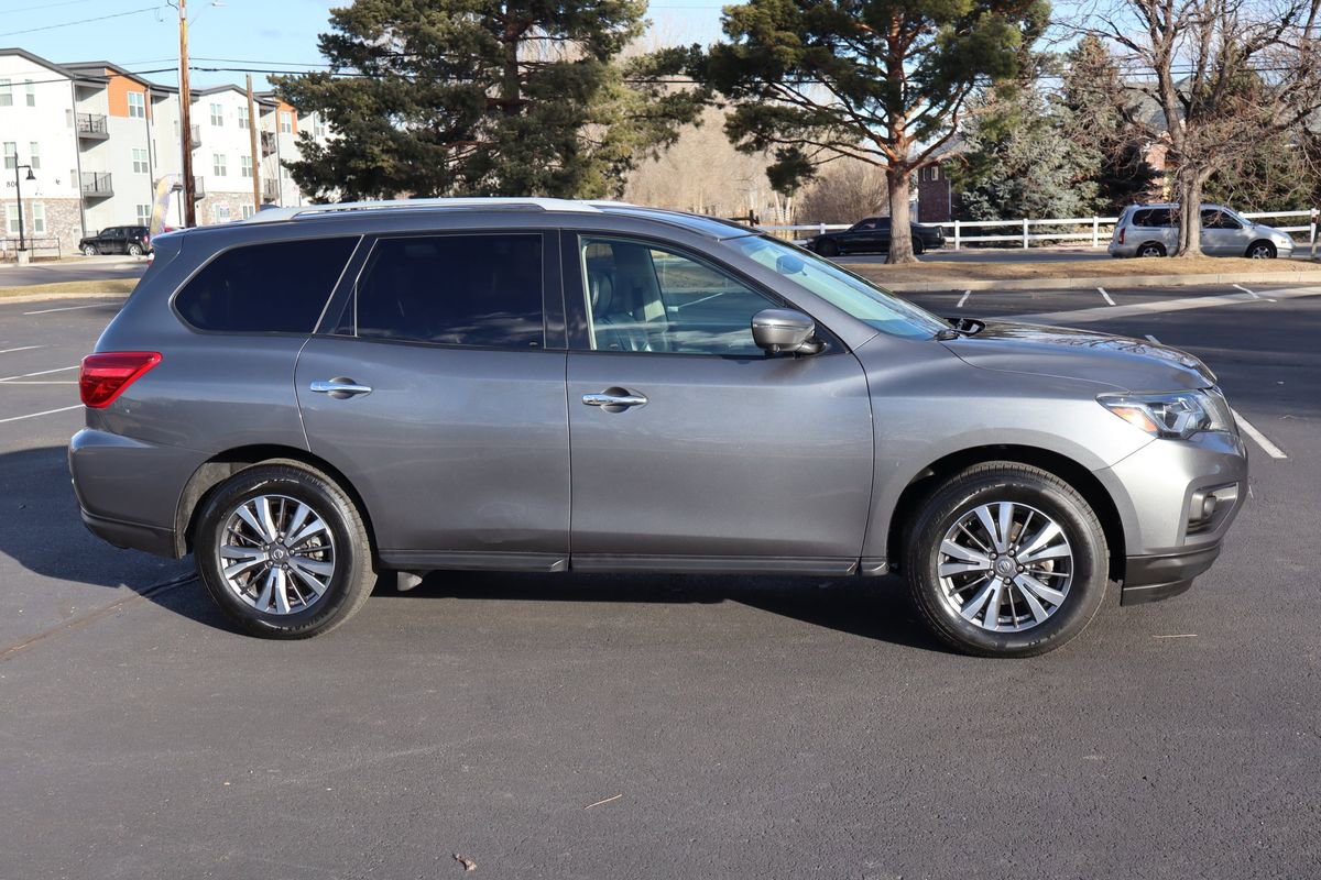 Used 2019 Nissan Pathfinder SL AWD/4WD image 3
