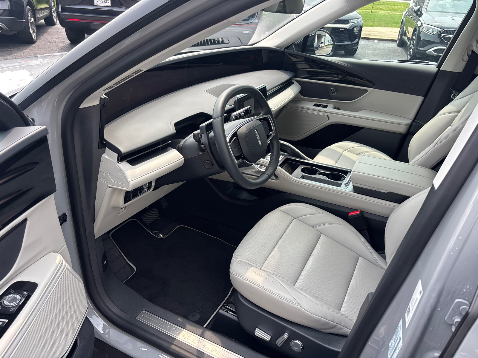 New 2026 Lincoln Nautilus Premier AWD/4WD image 24