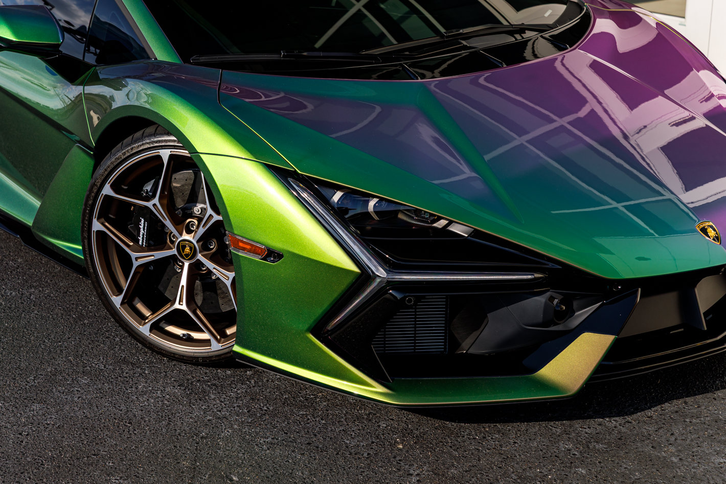 Used 2024 Lamborghini Revuelto AWD/4WD image 32