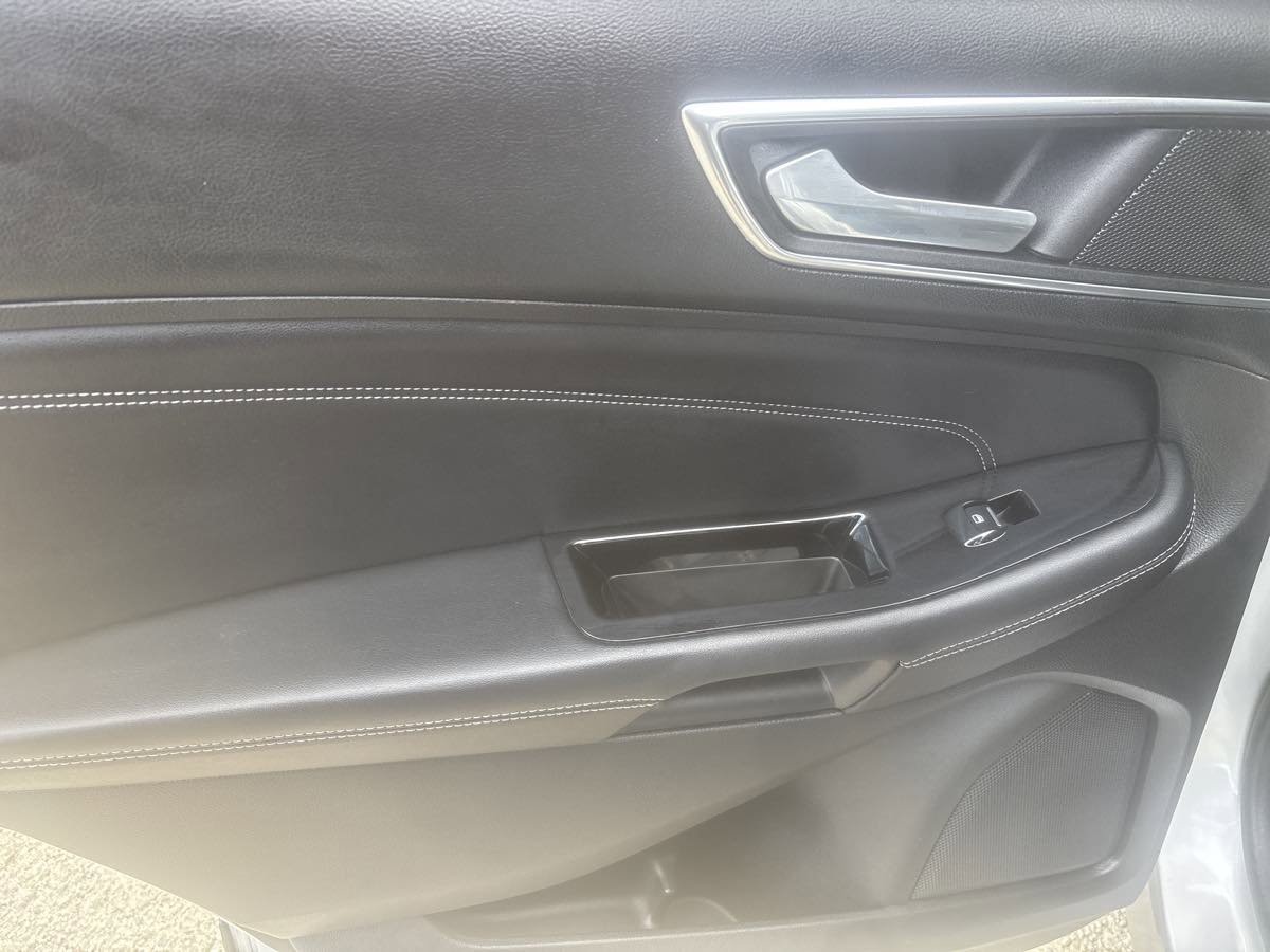 Used 2015 Ford Edge Titanium image 25