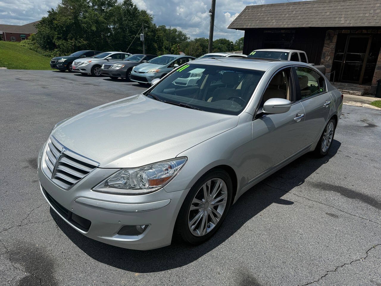 Used 2011 Hyundai Genesis 4.6 RWD image 8