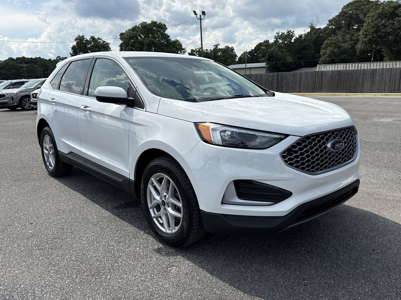 Used 2023 Ford Edge SEL AWD/4WD image 7