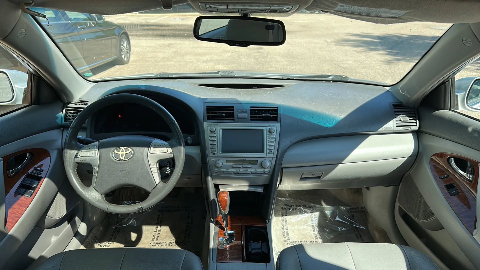 Used 2011 Toyota Camry XLE w/ SE/XLE Extra-Value Pkg FWD image 24