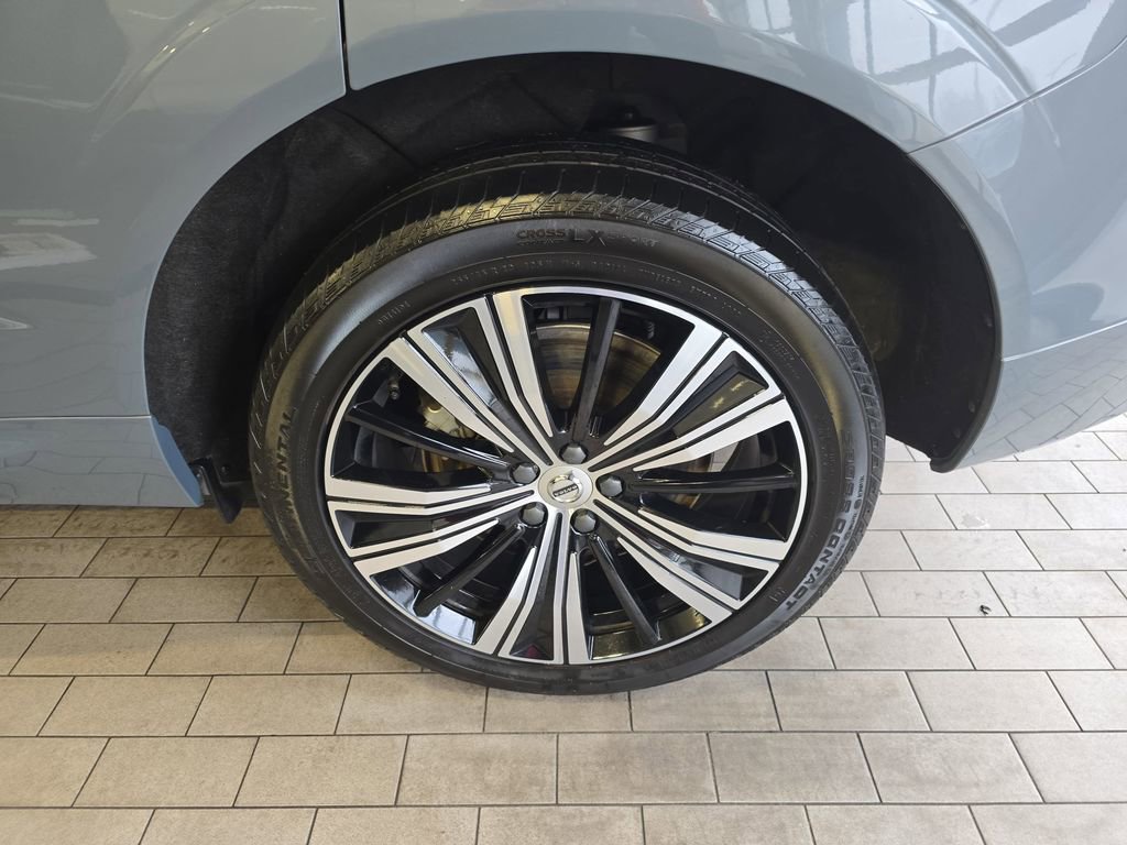 Used 2022 Volvo XC60 T8 Inscription w/ Advanced Package image 38