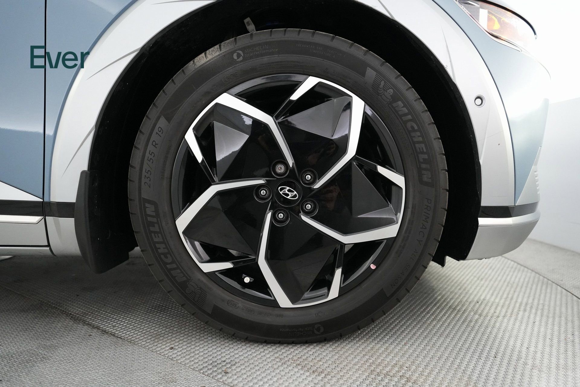 Used 2024 Hyundai Ioniq 5 Limited image 18