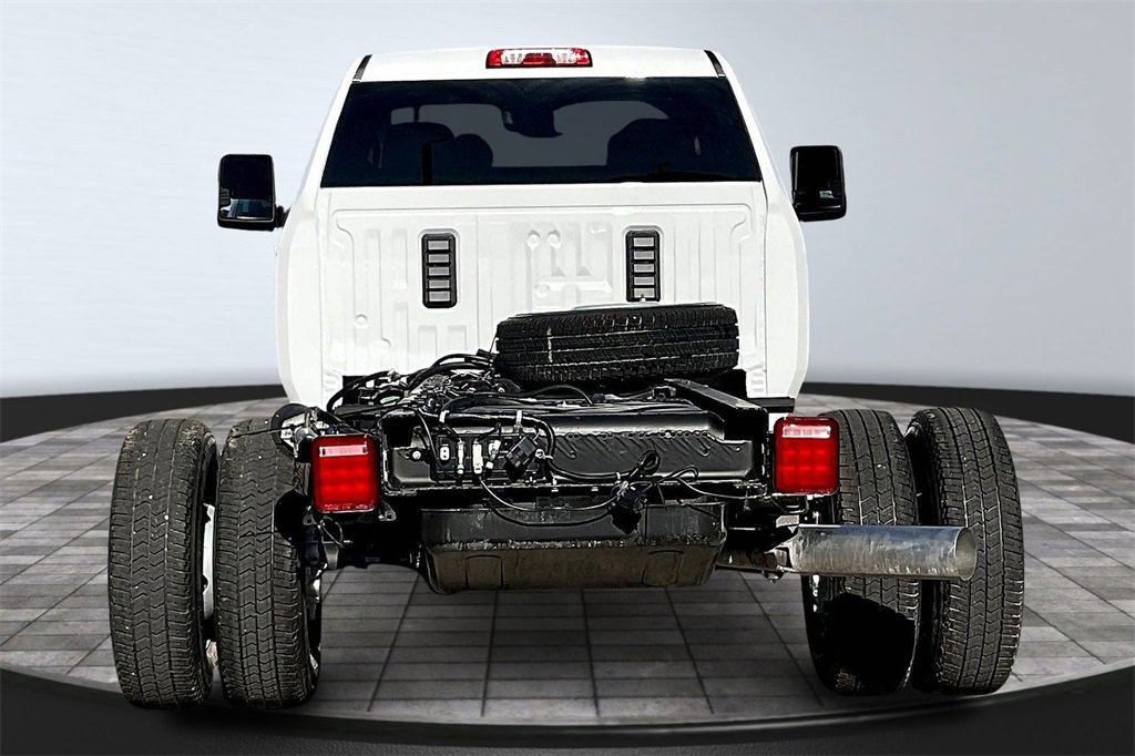 New 2026 Chevrolet Silverado 3500 LT image 4