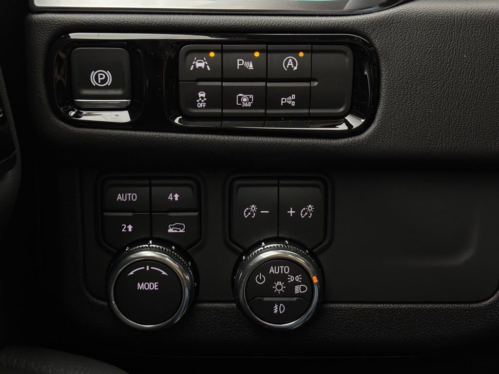 New 2026 GMC Yukon Denali w/ Sun & Power Step Package image 25