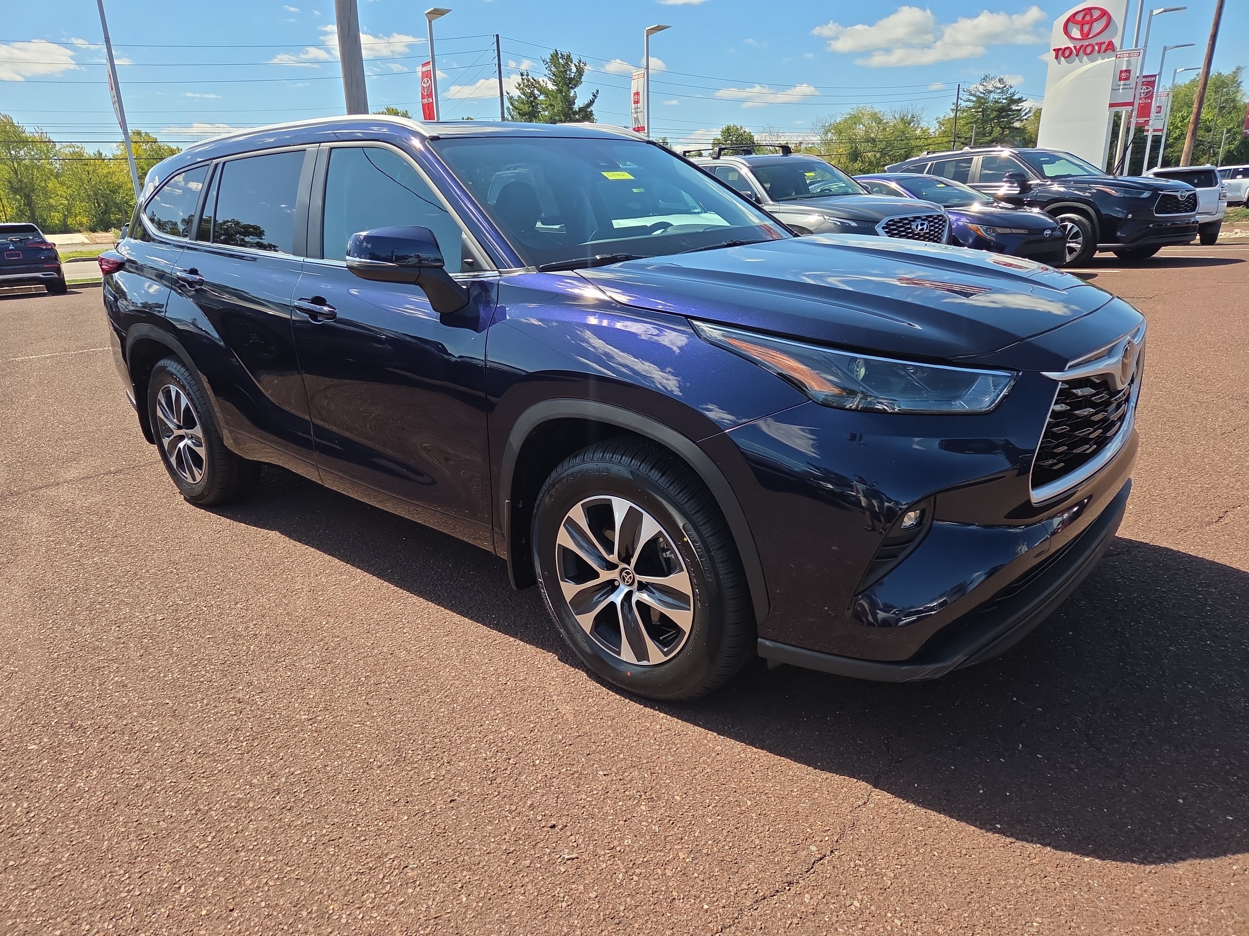 Used 2023 Toyota Highlander XLE