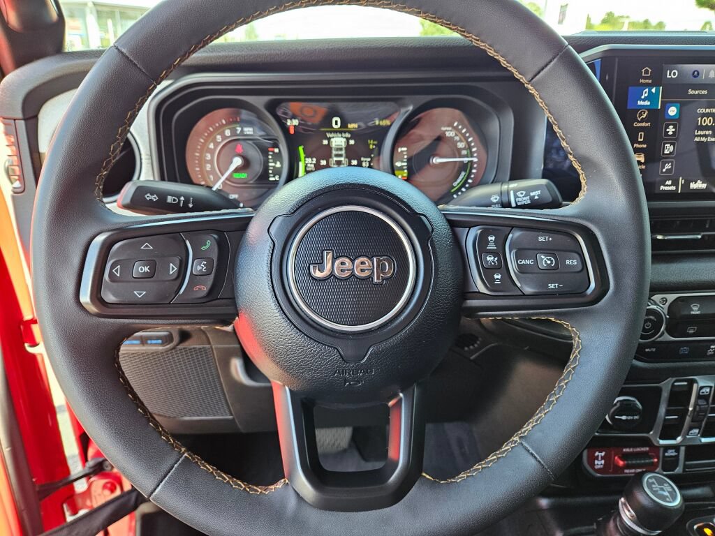 Used 2024 Jeep Wrangler Unlimited AWD/4WD image 24