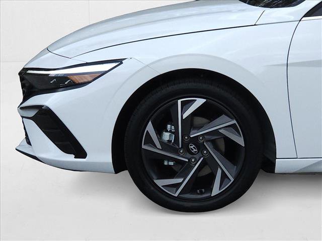 New 2025 Hyundai Elantra Limited image 10