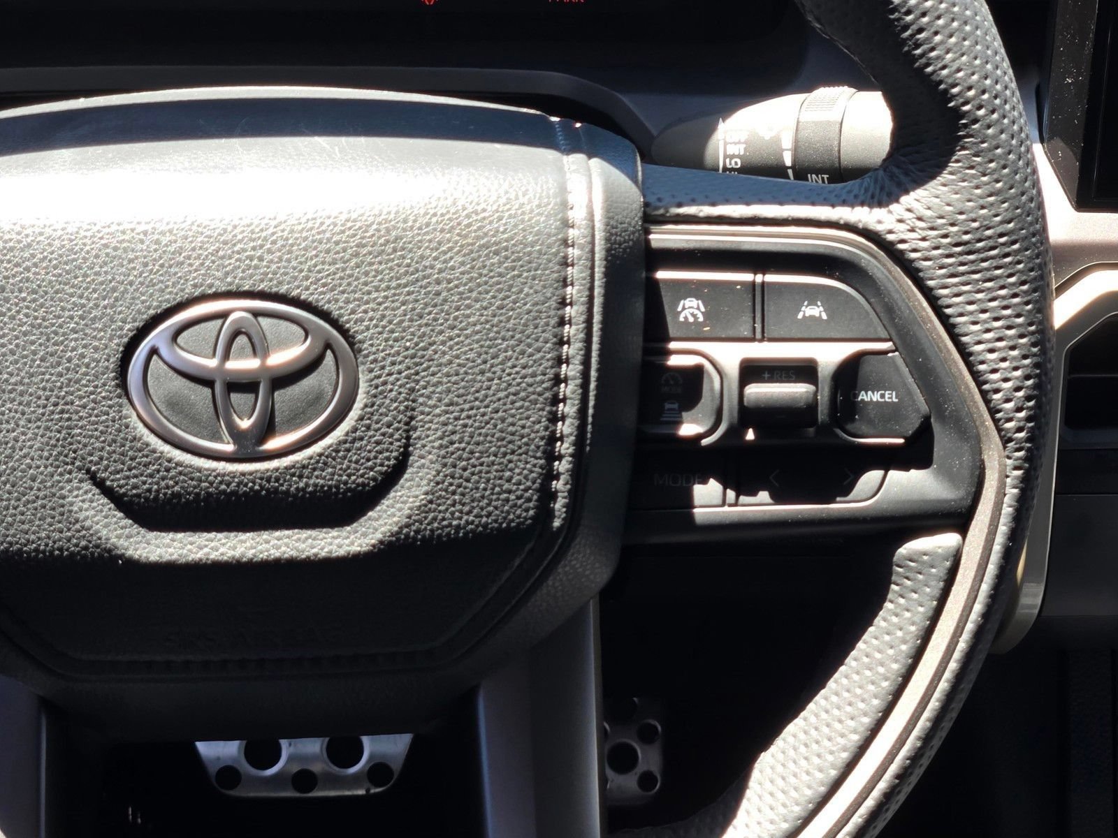Used 2025 Toyota Tacoma TRD Sport AWD/4WD image 16