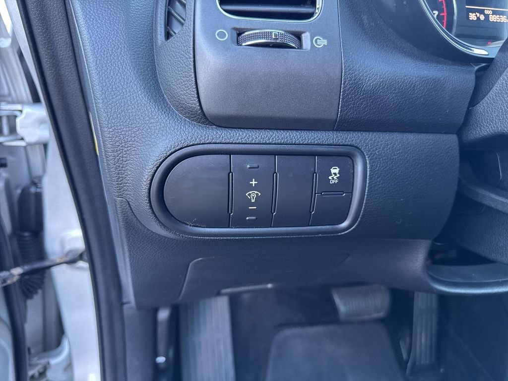 Used 2017 Kia Forte LX image 15