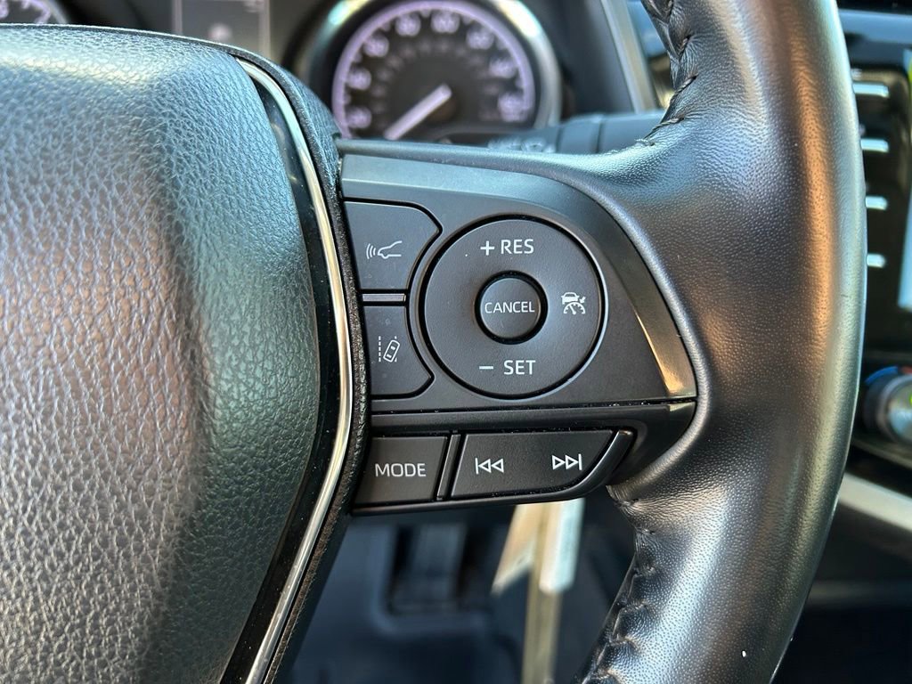Used 2020 Toyota Camry SE FWD image 12