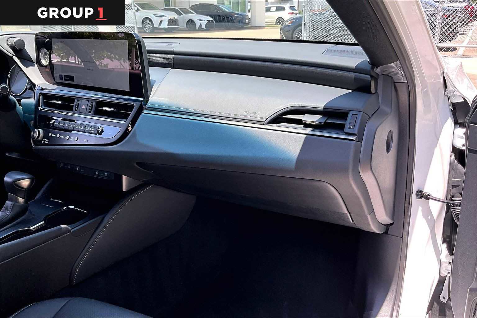 Used 2025 Lexus ES 350 w/ Premium Package FWD image 16