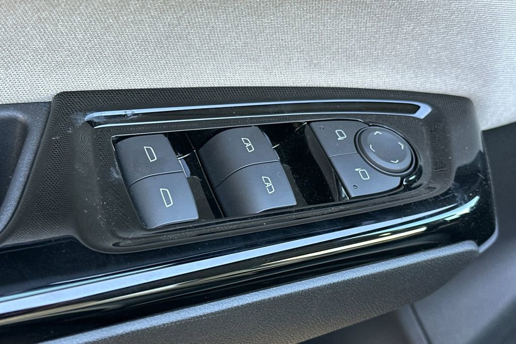 Used 2025 Honda Prologue EX image 12