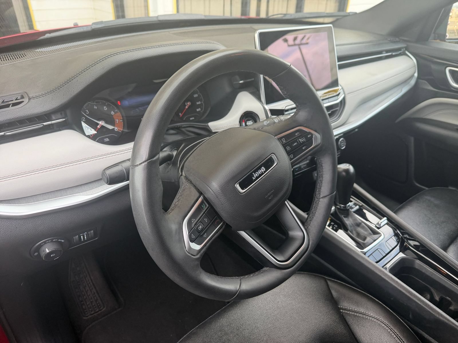 Used 2025 Jeep Compass Limited AWD/4WD image 34