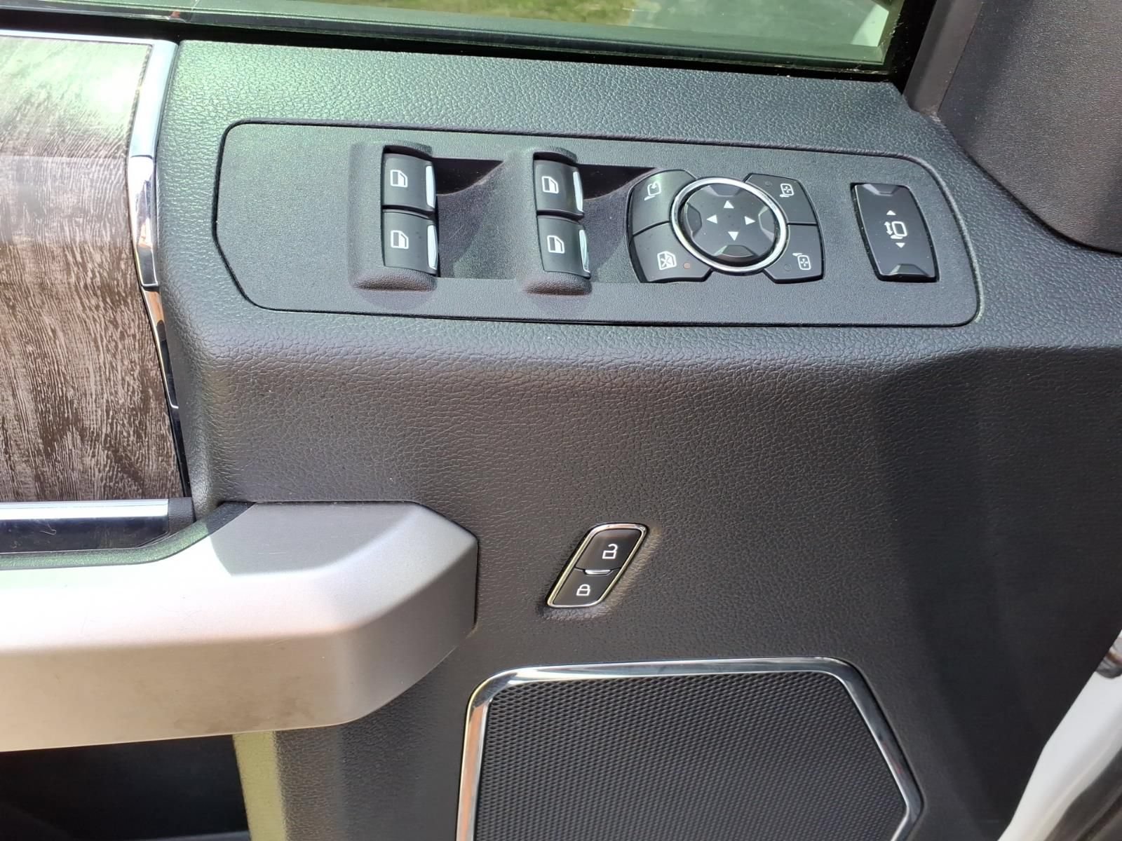 Used 2019 Ford F350 Lariat w/ Chrome Package AWD/4WD image 14