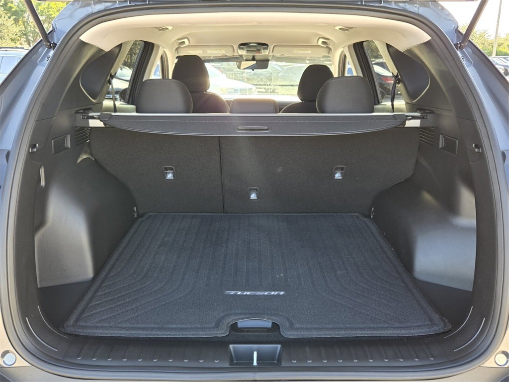Certified 2025 Hyundai Tucson SE image 14