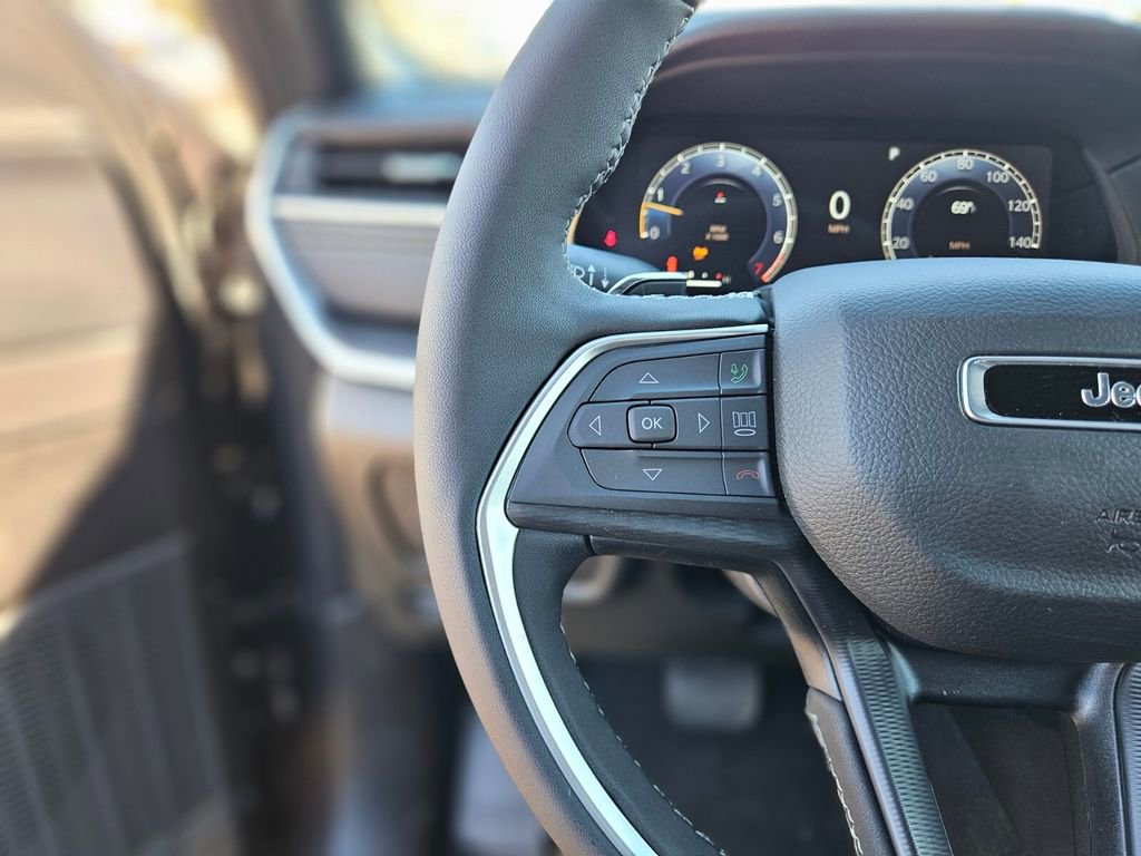 New 2025 Jeep Grand Cherokee Laredo X w/ Luxury Tech Group I image 26