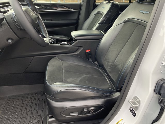 Used 2022 Jeep Grand Cherokee Trailhawk w/ Advanced Protech Group II image 9