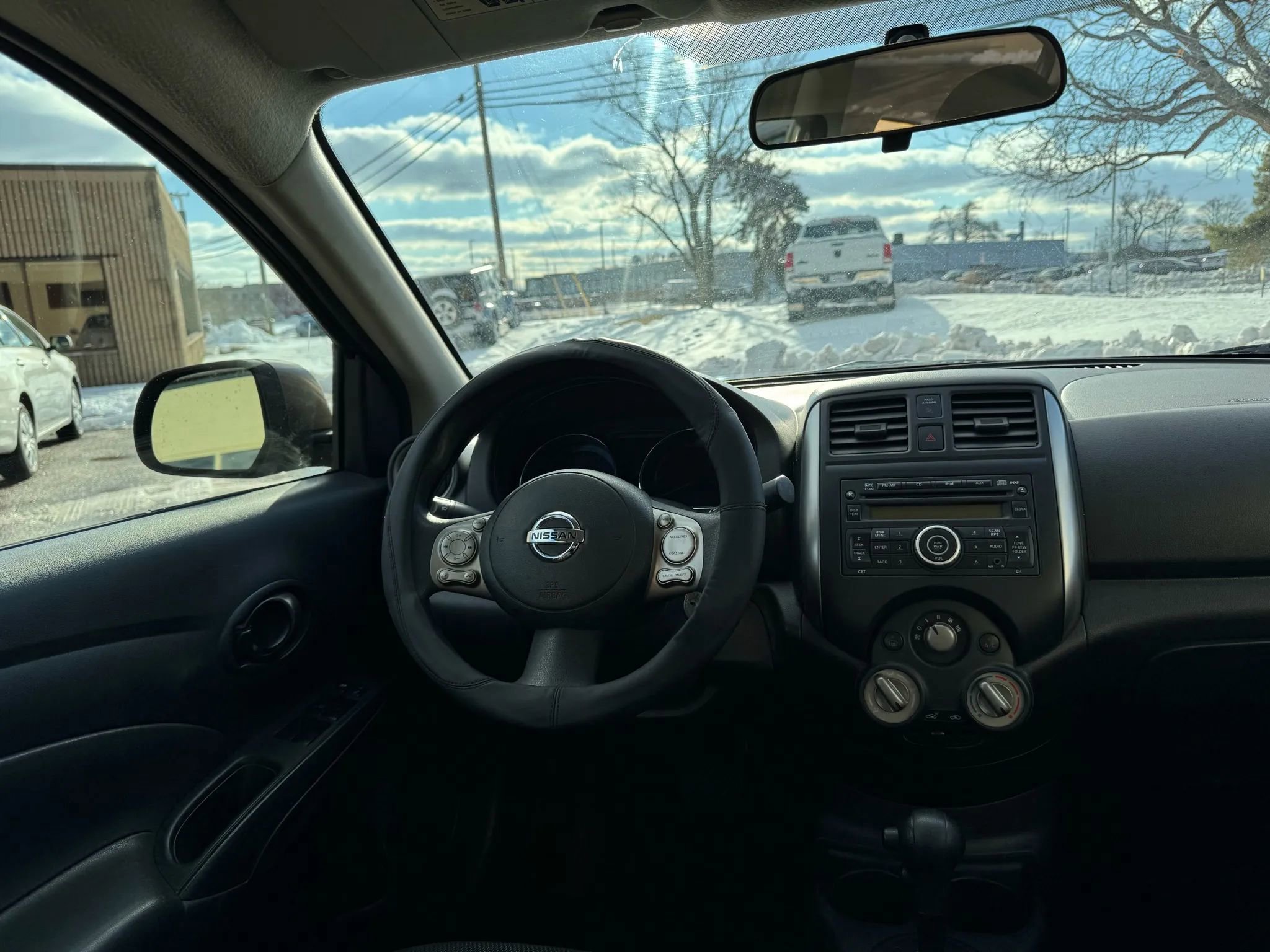 Used 2012 Nissan Versa SV w/ Convenience Pkg image 14