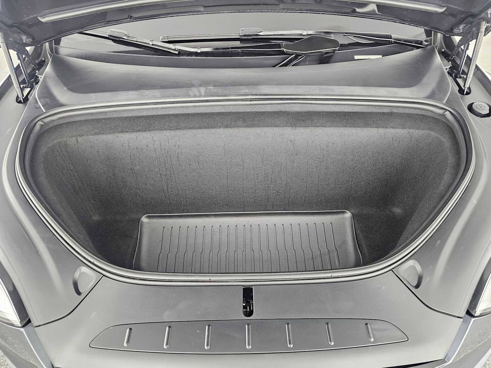 Used 2022 Tesla Model X image 28