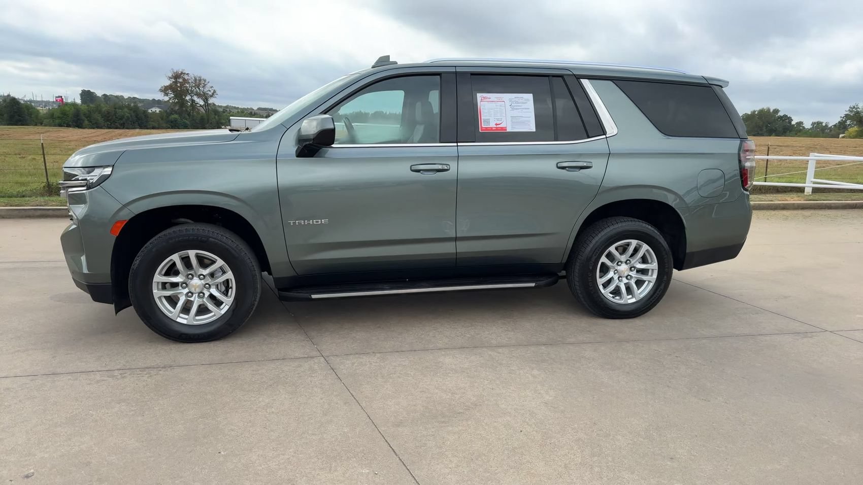 Used 2024 Chevrolet Tahoe LT RWD image 6