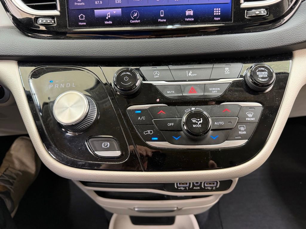 Used 2022 Chrysler Pacifica Touring-L FWD image 29