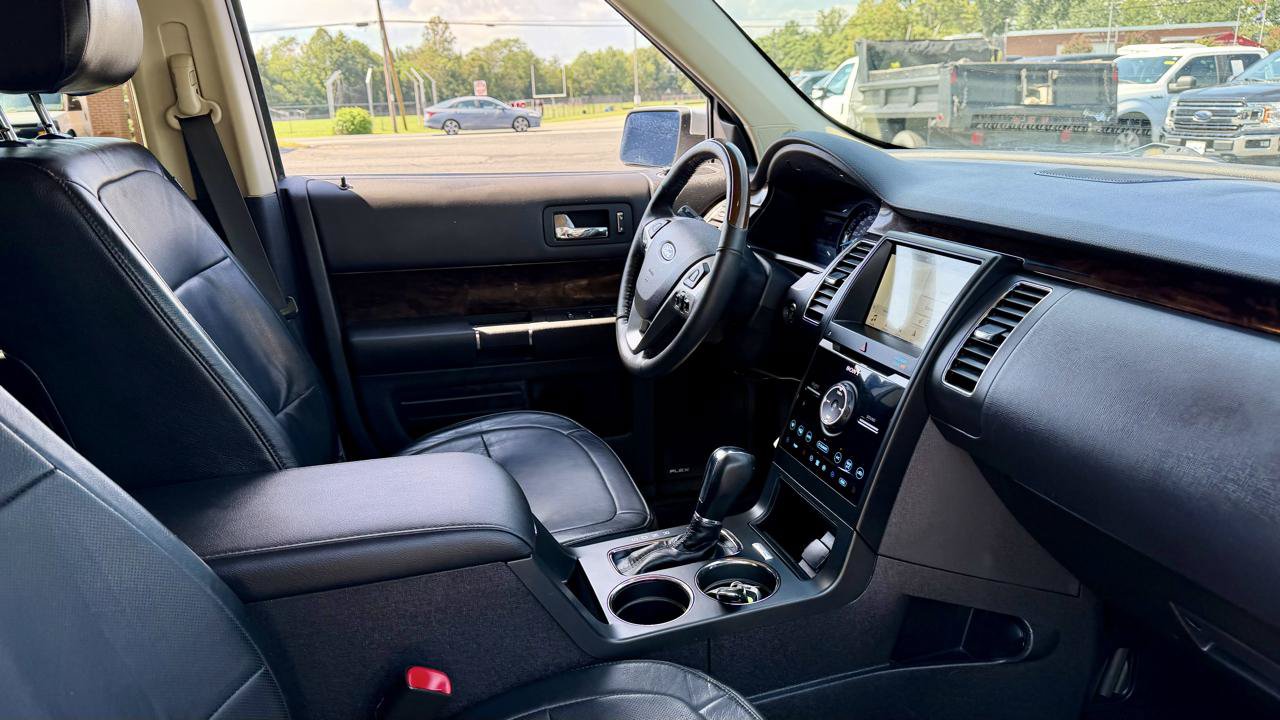 Used 2019 Ford Flex Limited AWD/4WD image 11