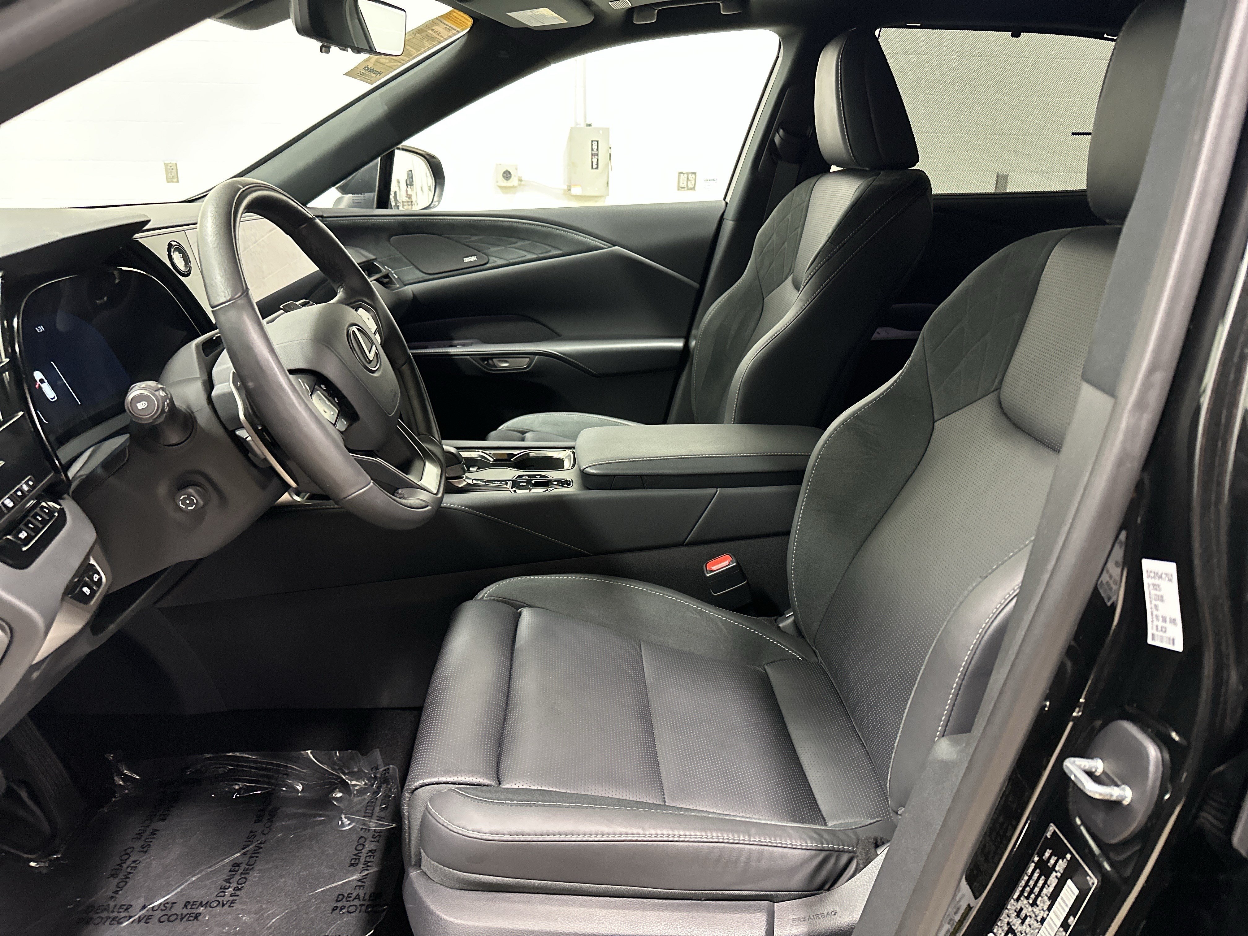 Certified 2025 Lexus RX 350 AWD w/ Convenience Package image 17