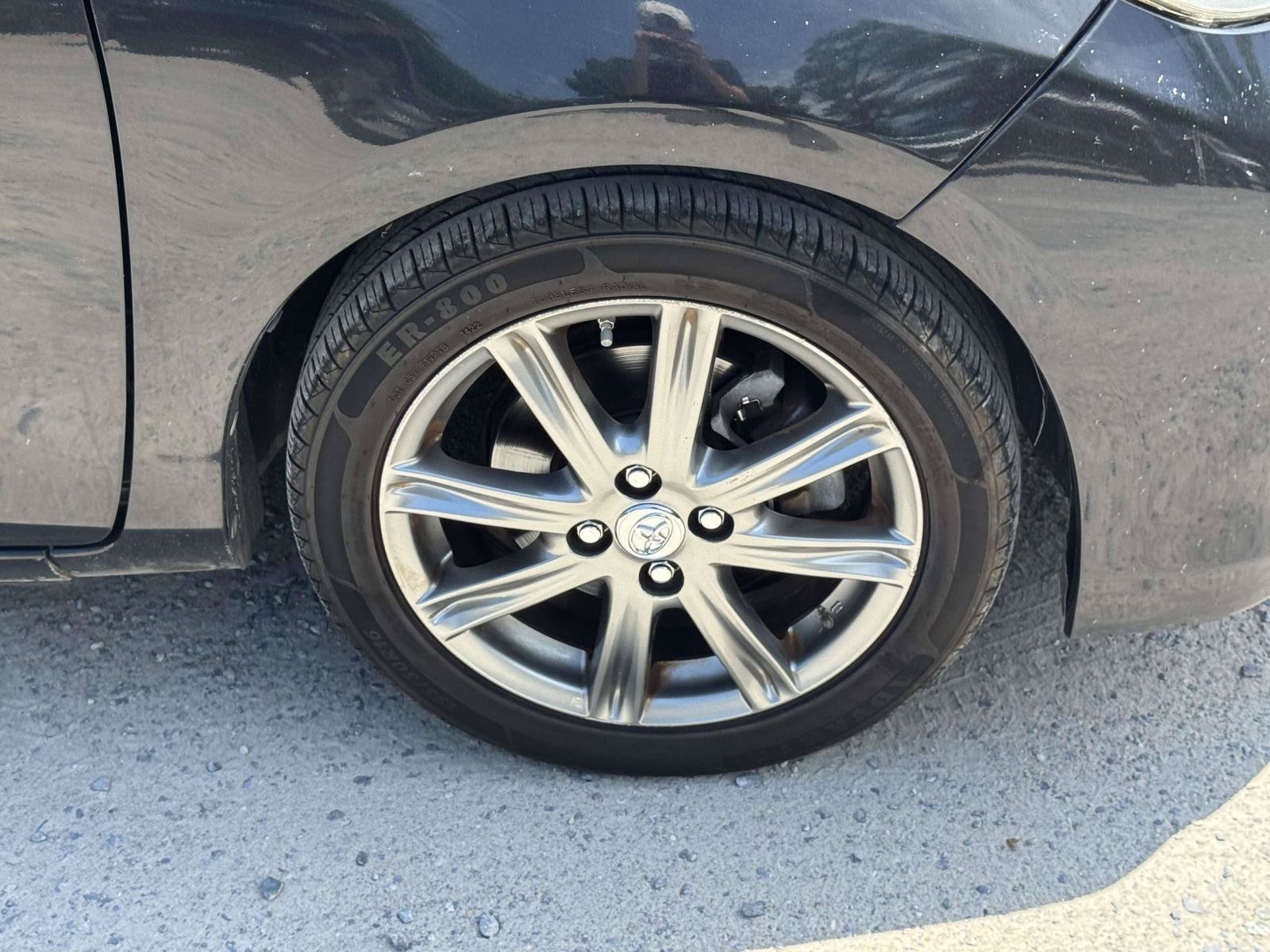 Used 2012 Toyota Yaris SE FWD image 6