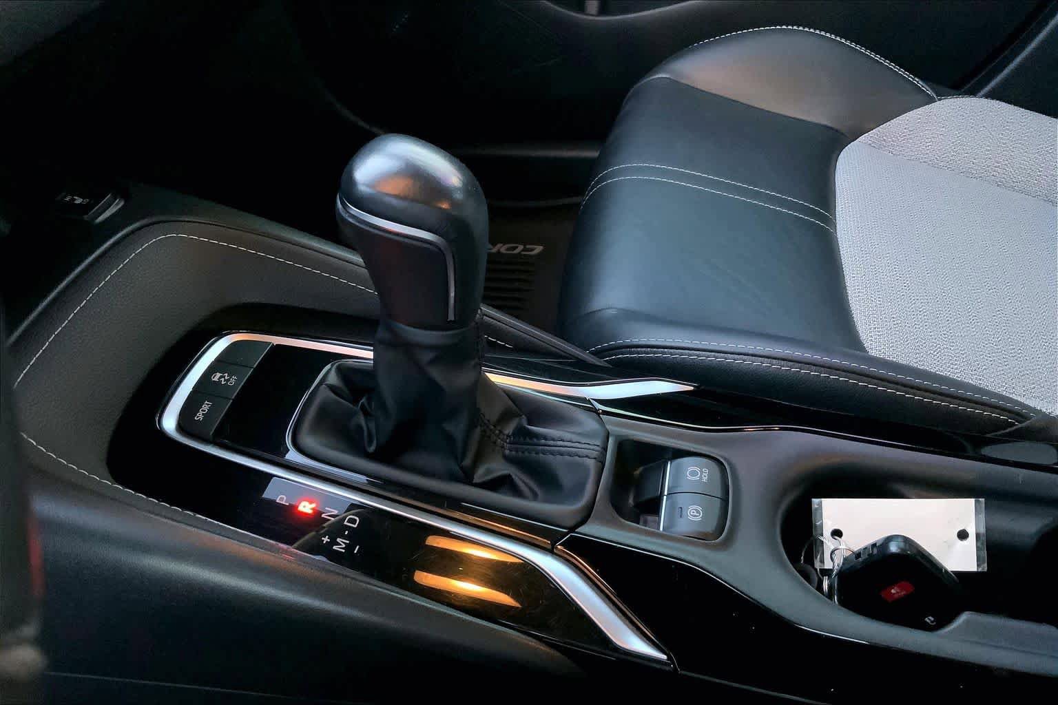 Used 2022 Toyota Corolla XSE FWD image 16