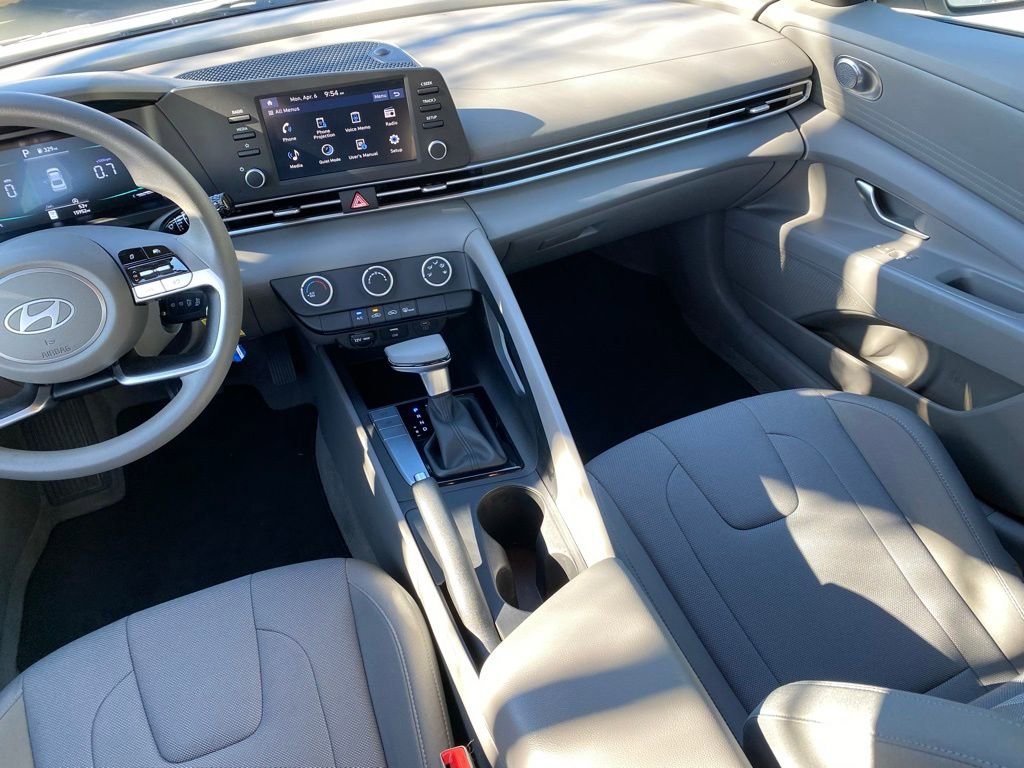Certified 2024 Hyundai Elantra SE image 27