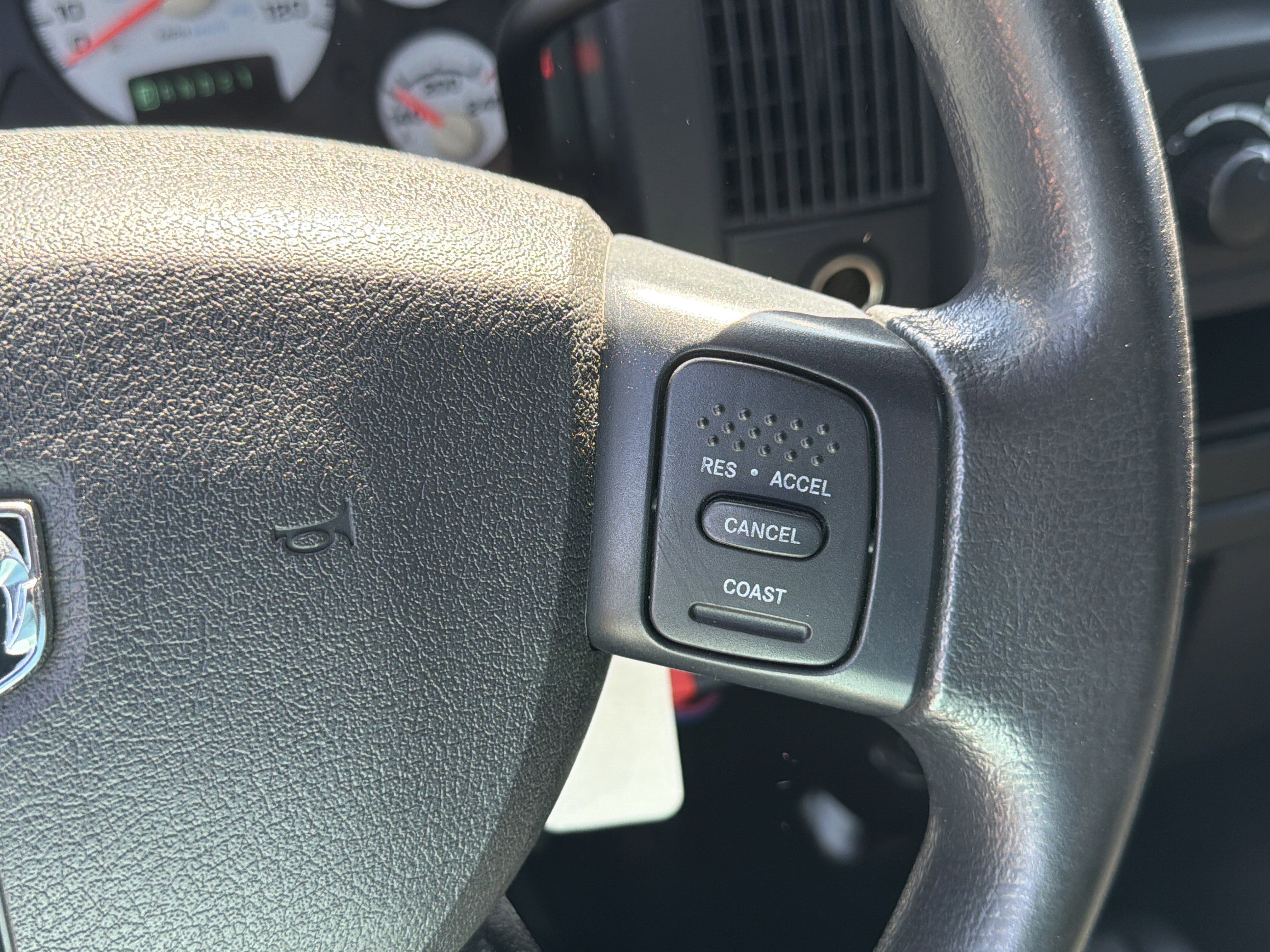 Used 2004 Dodge Ram 2500 Truck SLT w/ Trailer Tow Group AWD/4WD image 18