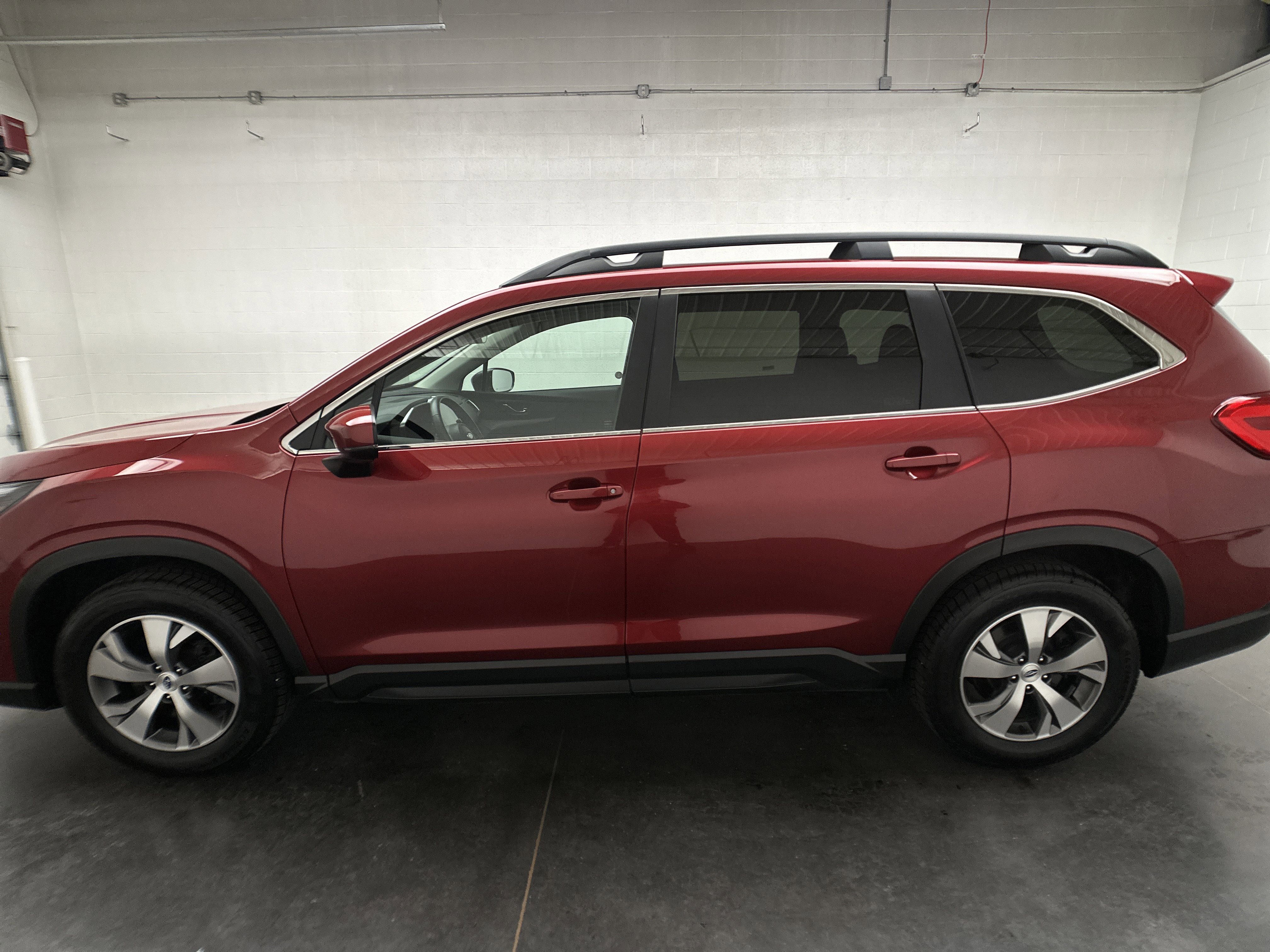 Used 2025 Subaru Ascent Premium AWD/4WD image 5