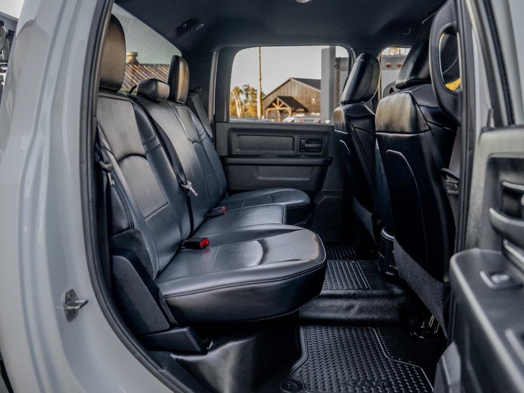 Used 2024 RAM 3500 Tradesman w/ Chrome Appearance Group AWD/4WD image 27