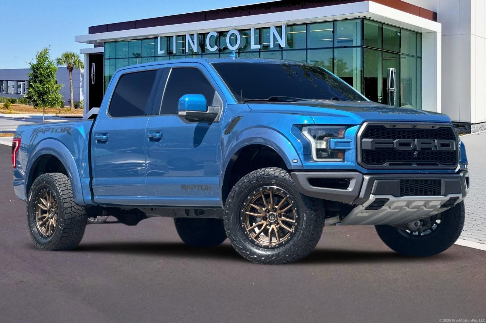 Used 2019 Ford F150 Raptor w/ Equipment Group 802A Luxury AWD/4WD image 2