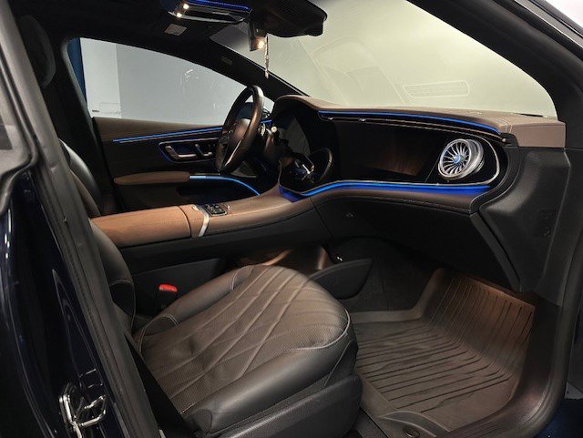 Used 2022 Mercedes-Benz EQS 580 4MATIC Sedan image 13